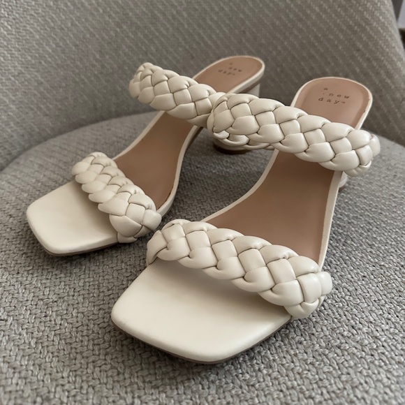 A New Day ~ Basil Heels 8.5 - Picture 1 of 4